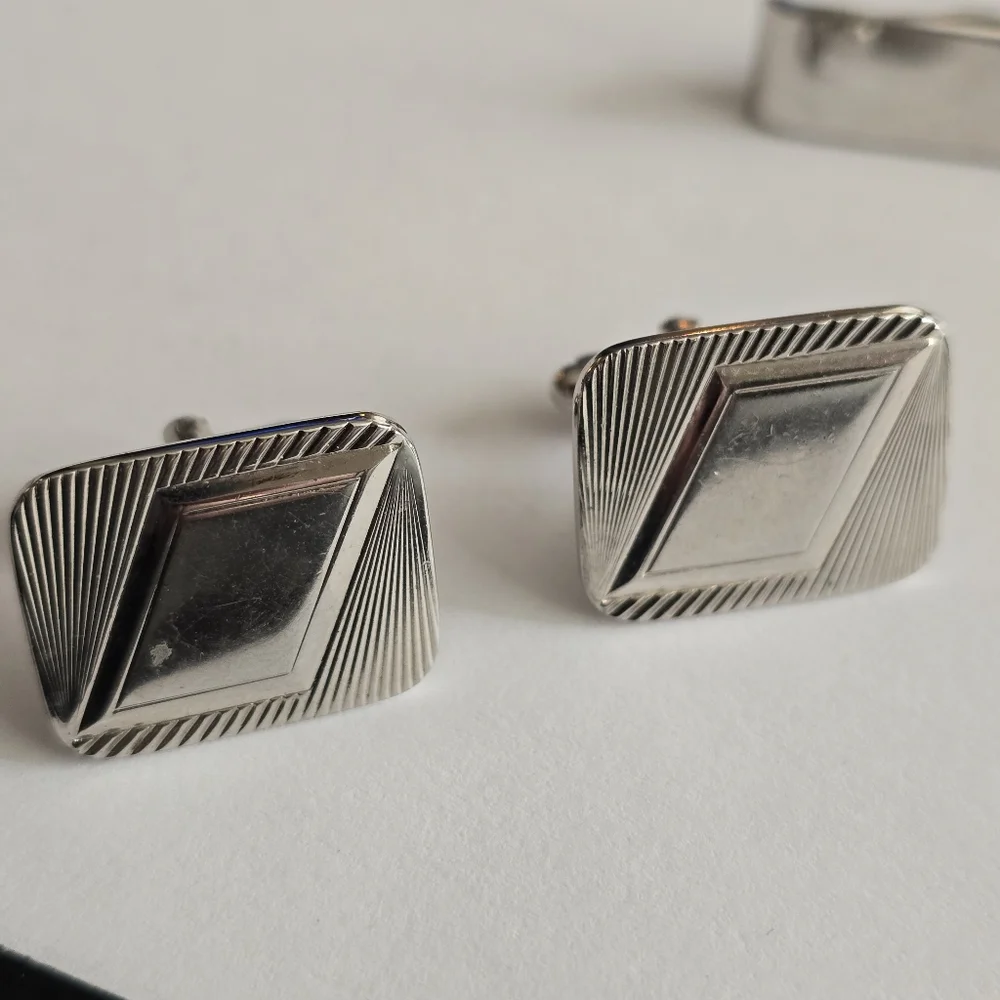 Vintage set cuff links tie clip silver tone geometric rhombus parallelogram